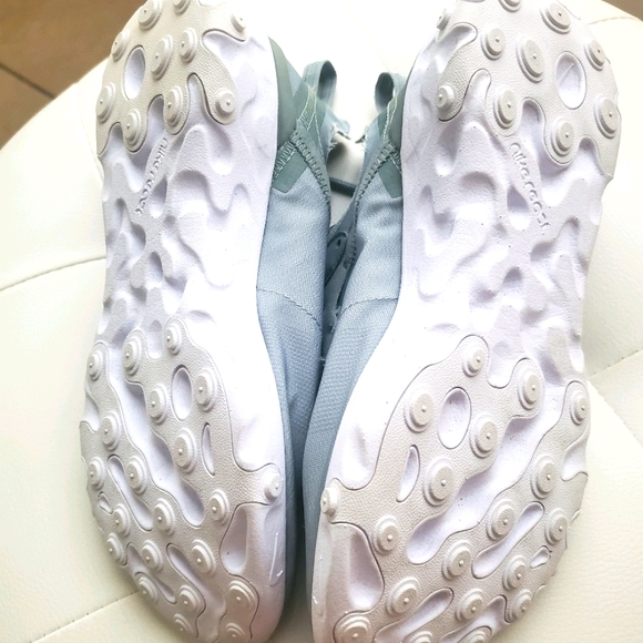 Sneakers - Picture 3 of 8